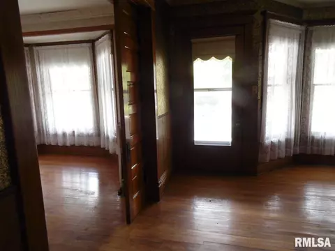 421 S Randolph St, Macomb, IL 61455 photo 11