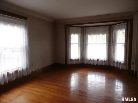 421 S Randolph St, Macomb, IL 61455 photo 12