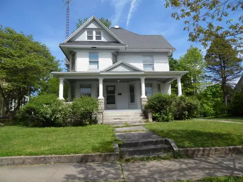 421 S Randolph St, Macomb, IL 61455 photo 1
