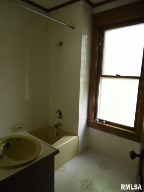 421 S Randolph St, Macomb, IL 61455 photo 27