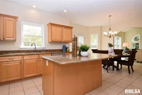 620 S Brookfield Dr, Dunlap, IL 61525 photo 7