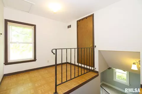 107 W 9th St, Lacon, IL 61540 photo 4