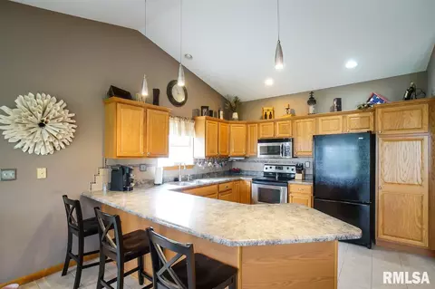 709 Simon St, Washington, IL 61571 photo 5