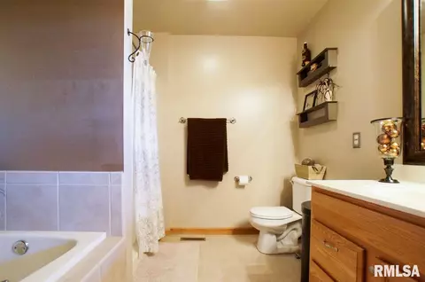 709 Simon St, Washington, IL 61571 photo 30