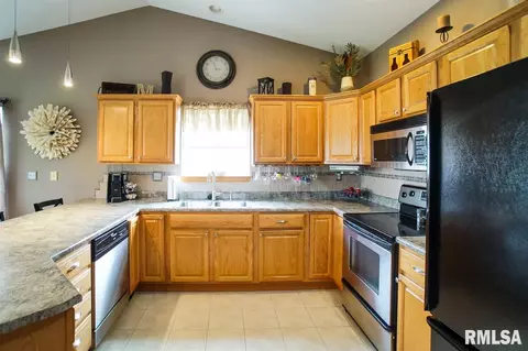 709 Simon St, Washington, IL 61571 photo 7