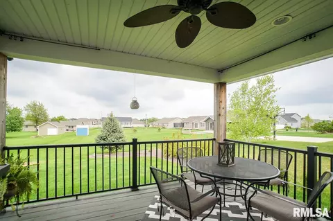 709 Simon St, Washington, IL 61571 photo 3