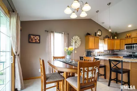 709 Simon St, Washington, IL 61571 photo 9