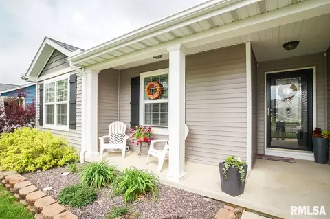 709 Simon St, Washington, IL 61571 photo 2