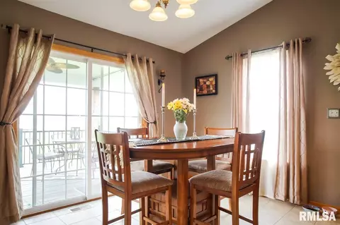 709 Simon St, Washington, IL 61571 photo 8