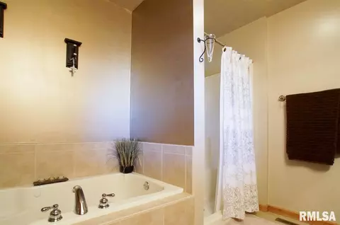 709 Simon St, Washington, IL 61571 photo 29