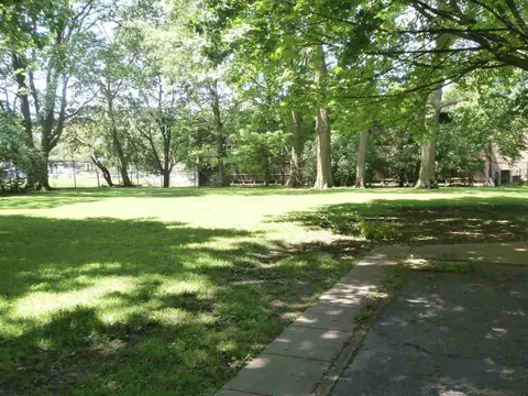 306 S Darst St, Eureka, IL 61530 photo 6