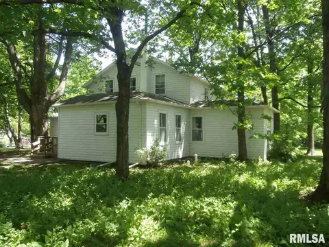306 S Darst St, Eureka, IL 61530 photo 4