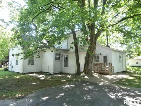 306 S Darst St, Eureka, IL 61530 photo 3