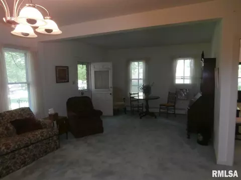 306 S Darst St, Eureka, IL 61530 photo 13