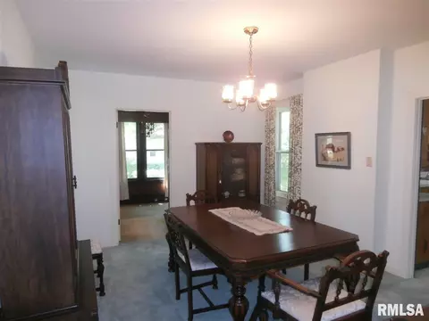 306 S Darst St, Eureka, IL 61530 photo 18