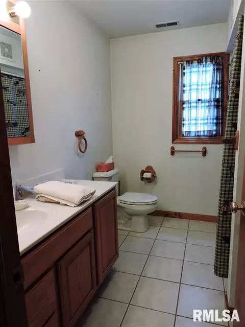 801 N Madison St, Macomb, IL 61455 photo 27