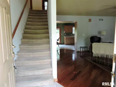 801 N Madison St, Macomb, IL 61455 photo 3