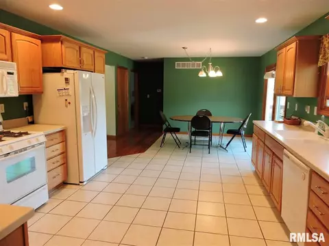 801 N Madison St, Macomb, IL 61455 photo 14