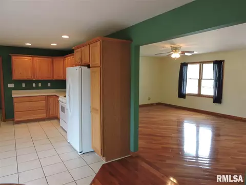 801 N Madison St, Macomb, IL 61455 photo 10