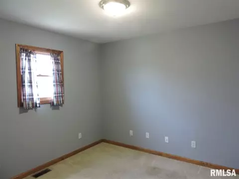 801 N Madison St, Macomb, IL 61455 photo 17