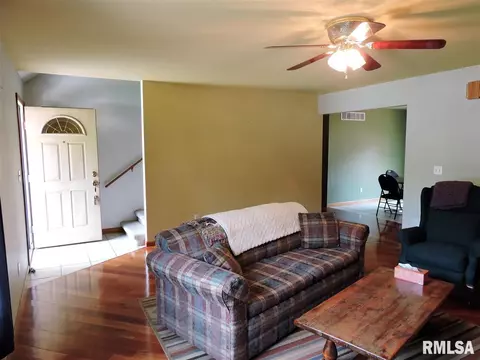 801 N Madison St, Macomb, IL 61455 photo 5