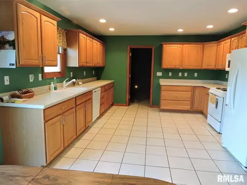 801 N Madison St, Macomb, IL 61455 photo 13