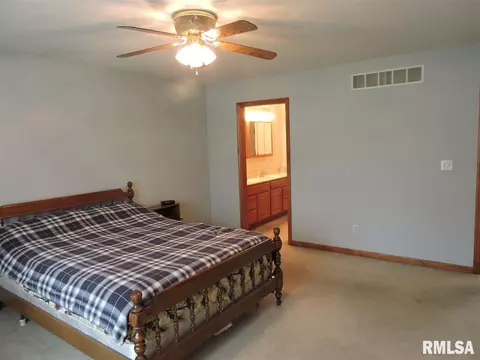 801 N Madison St, Macomb, IL 61455 photo 20