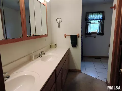 801 N Madison St, Macomb, IL 61455 photo 21