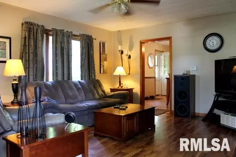 506 N Main St, Eureka, IL 61530 photo 6