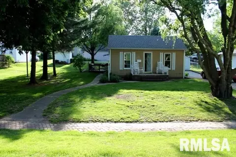 506 N Main St, Eureka, IL 61530 photo 2