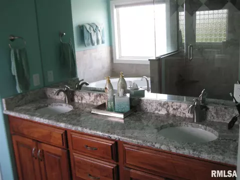 5 Bishops Ct, Washington, IL 61571 photo 23