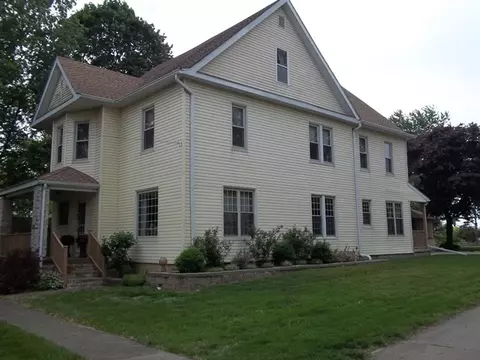 707 W Front, Roanoke, IL 61561 photo 2