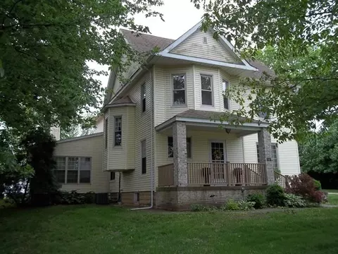 707 W Front, Roanoke, IL 61561 photo 1