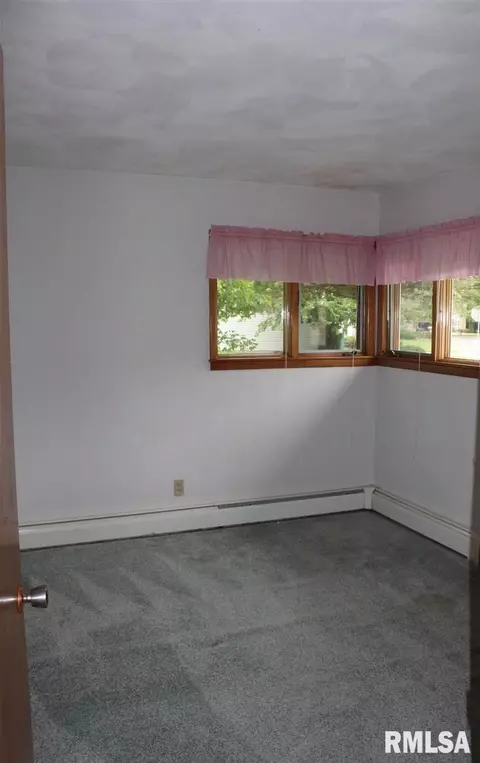 714 W Chase, Macomb, IL 61455 photo 8