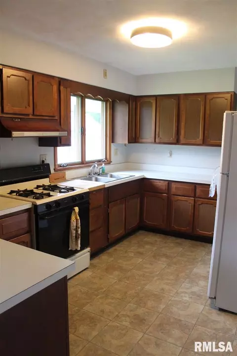 714 W Chase, Macomb, IL 61455 photo 6