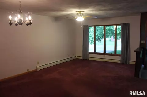 714 W Chase, Macomb, IL 61455 photo 5