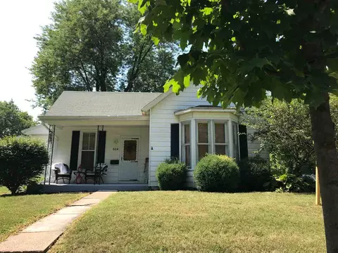 604 S Randolph St, Macomb, IL 61455 photo 2