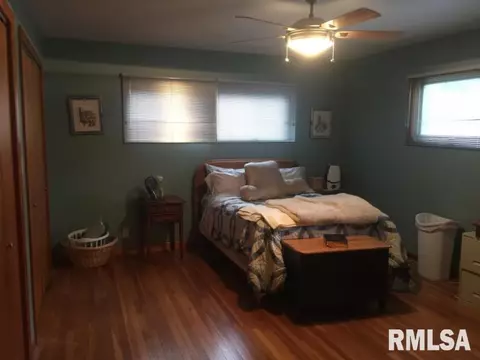 604 S Randolph St, Macomb, IL 61455 photo 5