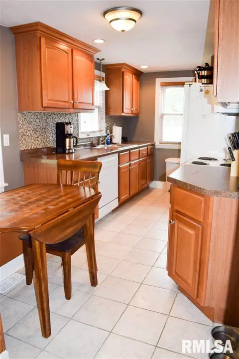 413 E Tyler St, Morton, IL 61550 photo 7