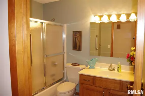 212 Scotch Pine Dr, Macomb, IL 61455 photo 16