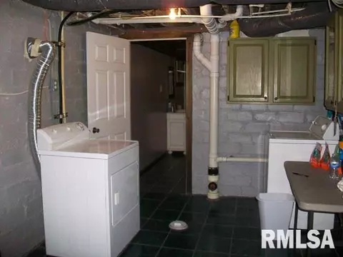 271 W Walnut St, Canton, IL 61520 photo 27