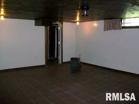 271 W Walnut St, Canton, IL 61520 photo 22