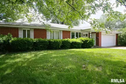 900 E Jackson St, Morton, IL 61550 photo 3