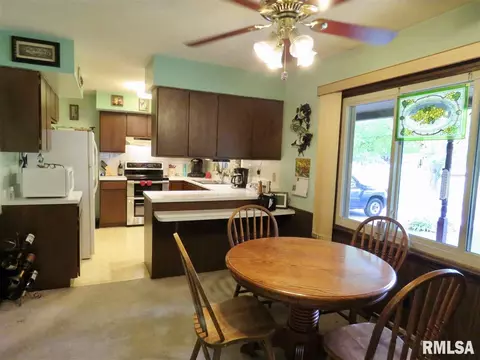 400 Highview Dr, Eureka, IL 61530 photo 7