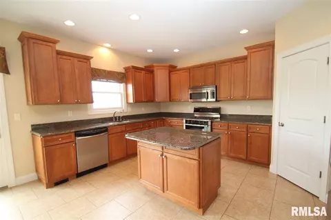 414 Cottingham Ln, Germantown Hills, IL 61548 photo 11