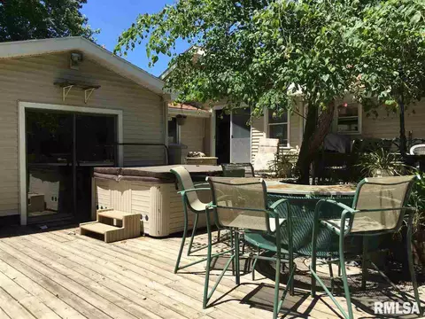 102 E Rio Dr, Washington, IL 61571 photo 9