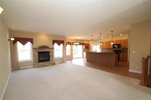409 Windsor Dr, Germantown Hills, IL 61548 photo 4