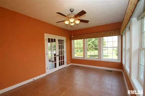 409 Windsor Dr, Germantown Hills, IL 61548 photo 13