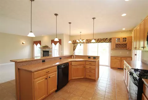 409 Windsor Dr, Germantown Hills, IL 61548 photo 8