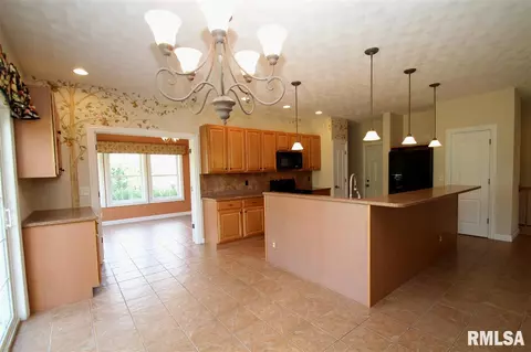 409 Windsor Dr, Germantown Hills, IL 61548 photo 11